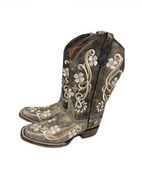 Circle G Distressed Taupe Western Boots with Cream Floral Embroidery